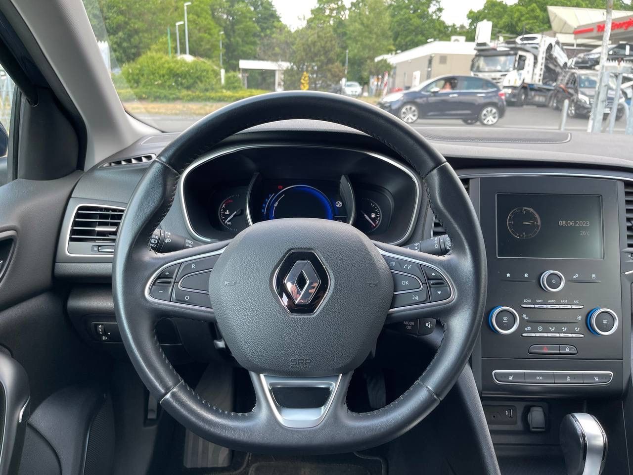 Fahrzeugabbildung Renault Megane Grandtour 1.2 TCE *Tempomat*Navi*SHZ*