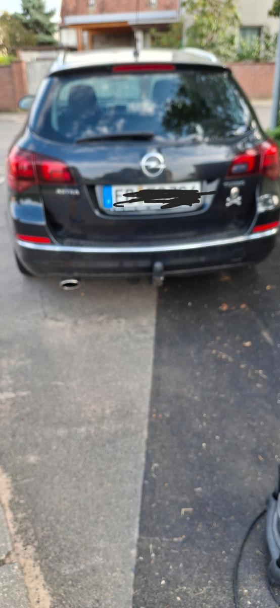 Opel Astra 2012 — engine 1.364 cm³, 140 HP (103kW)