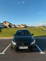 Volkswagen Golf 7.5 R DSG 4MOTION 430hp - Volkswagen Golf mit Benzin-Antrieb: Grün, Schiebedach, Limousine