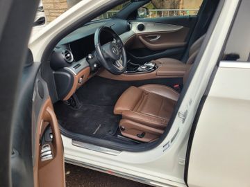 Mercedes E 220 - 11