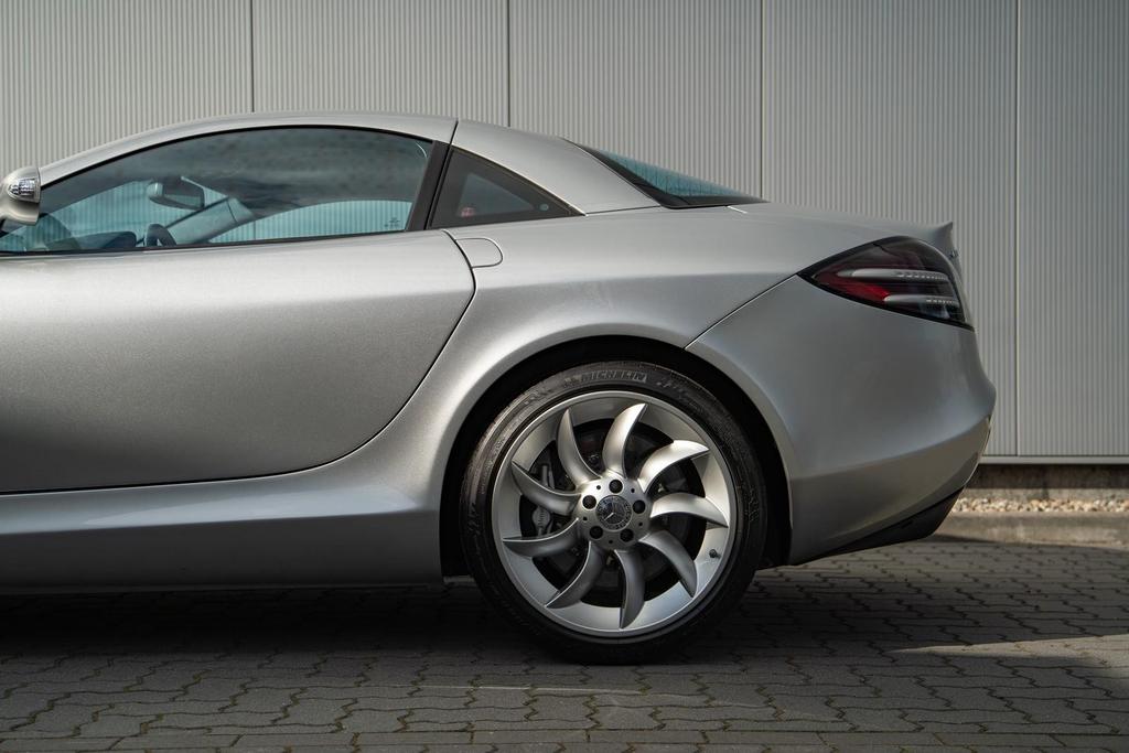 Mercedes-Benz SLR