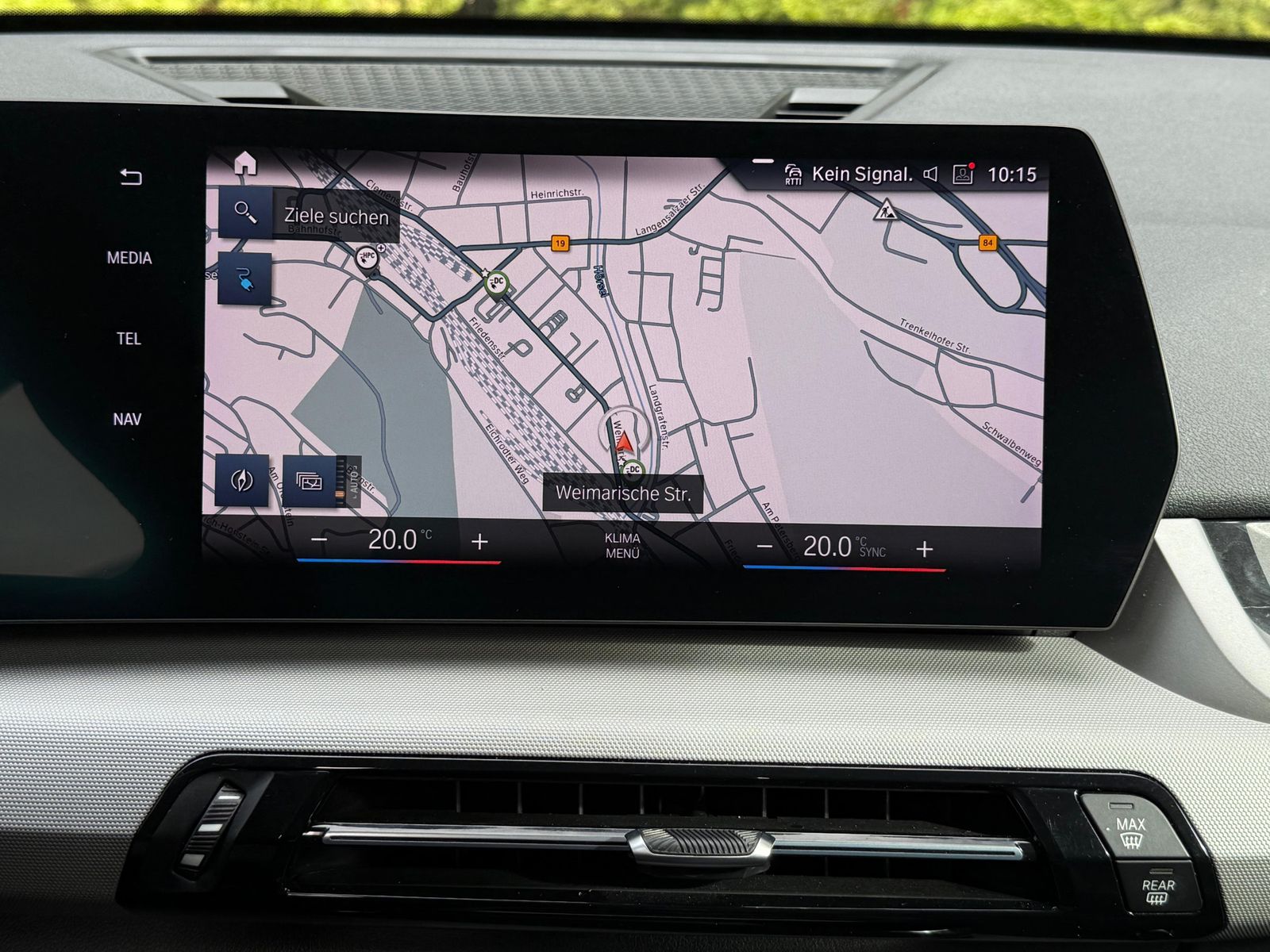 Fahrzeugabbildung BMW iX1 30 xDrive 64 kWh SHADOW+LIFE+SHZ+KAM+LEDER+M