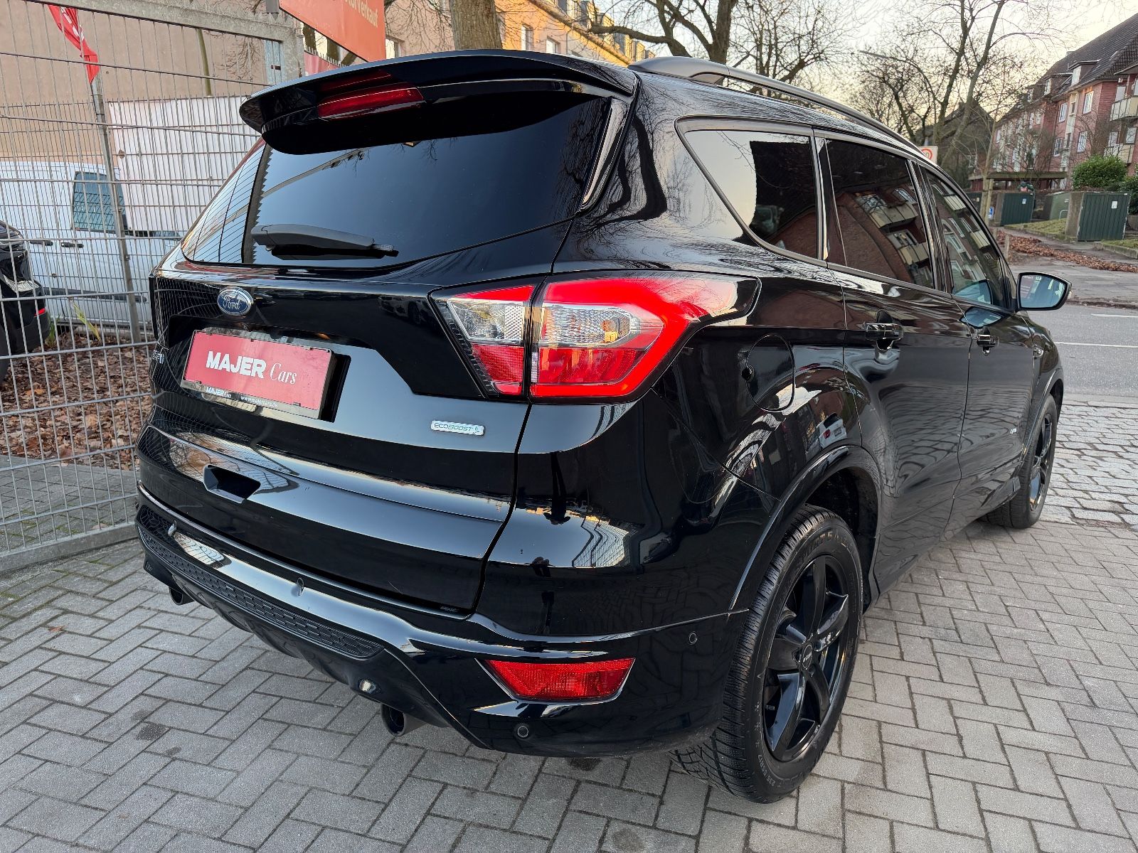 Fahrzeugabbildung Ford Kuga ST-Line ALLRAD*PANO*ALCANTARA*AHK*
