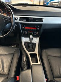 MYAUTOCENTER – Gebraucht- und Jahreswagen mit Werkstattservice in Pfaffenhofen BMW 3 Touring 320d *Klima*Automatik*Sitzheizung*