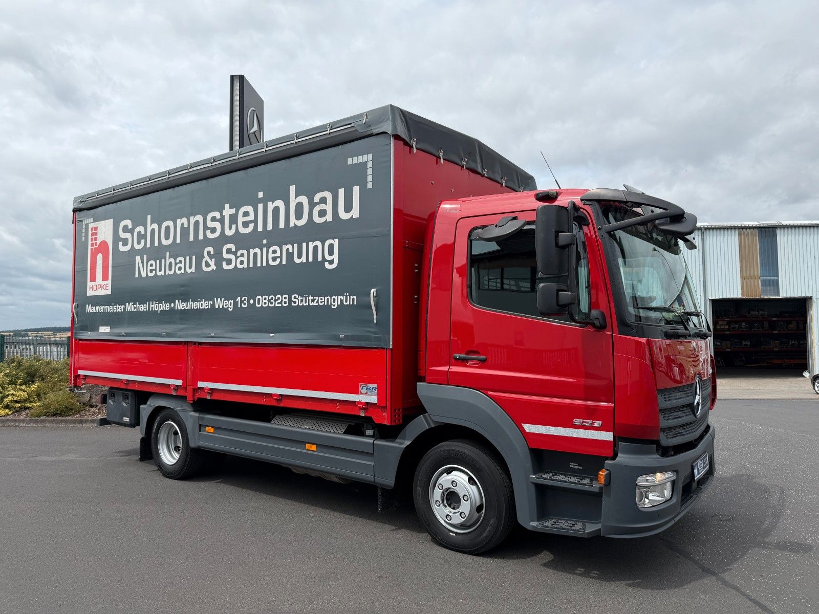 Fahrzeugabbildung Mercedes-Benz Atego 923 L 3 Sitze Standh. Ausbau
