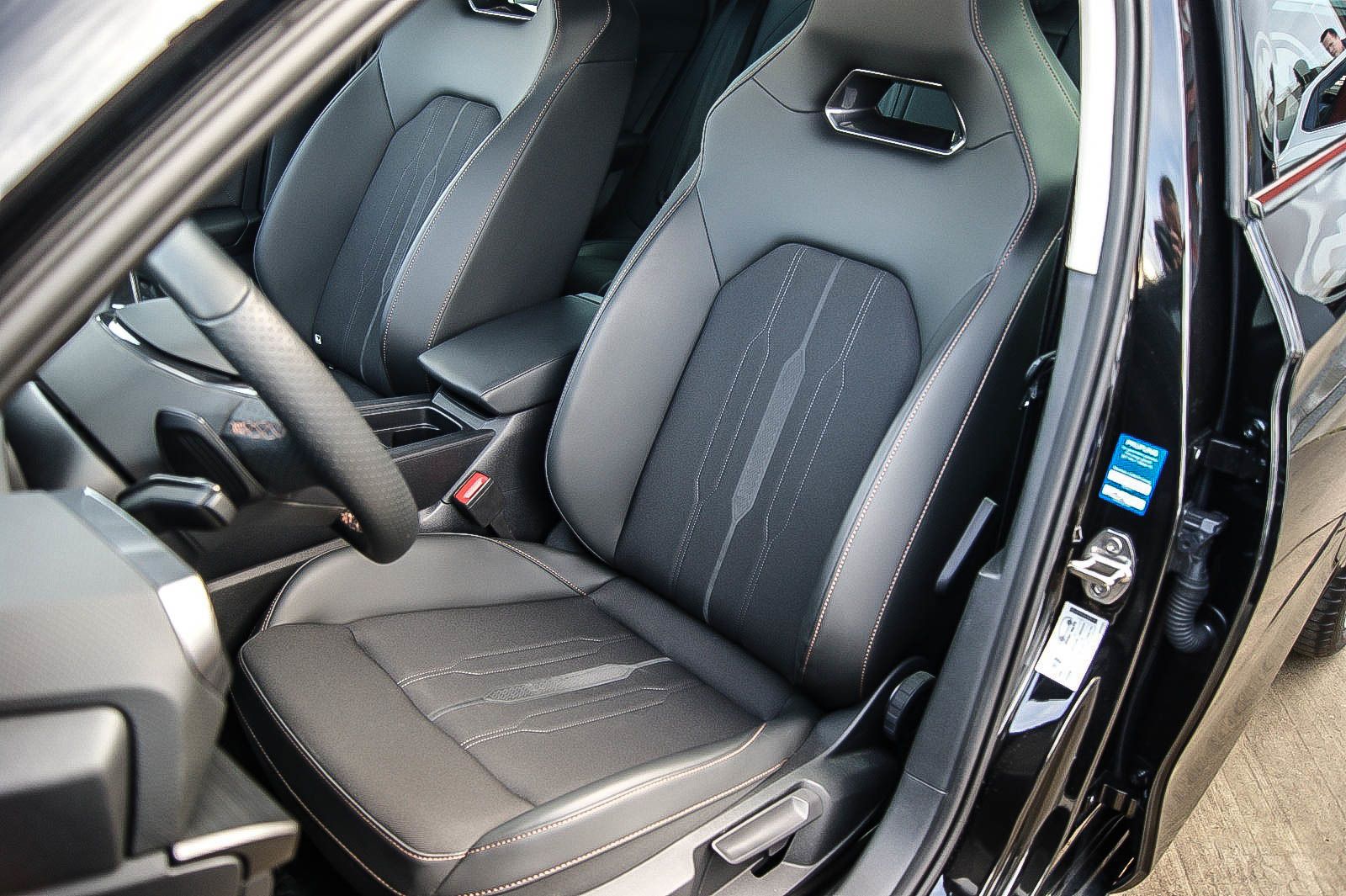 Fahrzeugabbildung CUPRA Leon Sportstourer e-HYBRID VIRTUAL ACC XL 1HAND