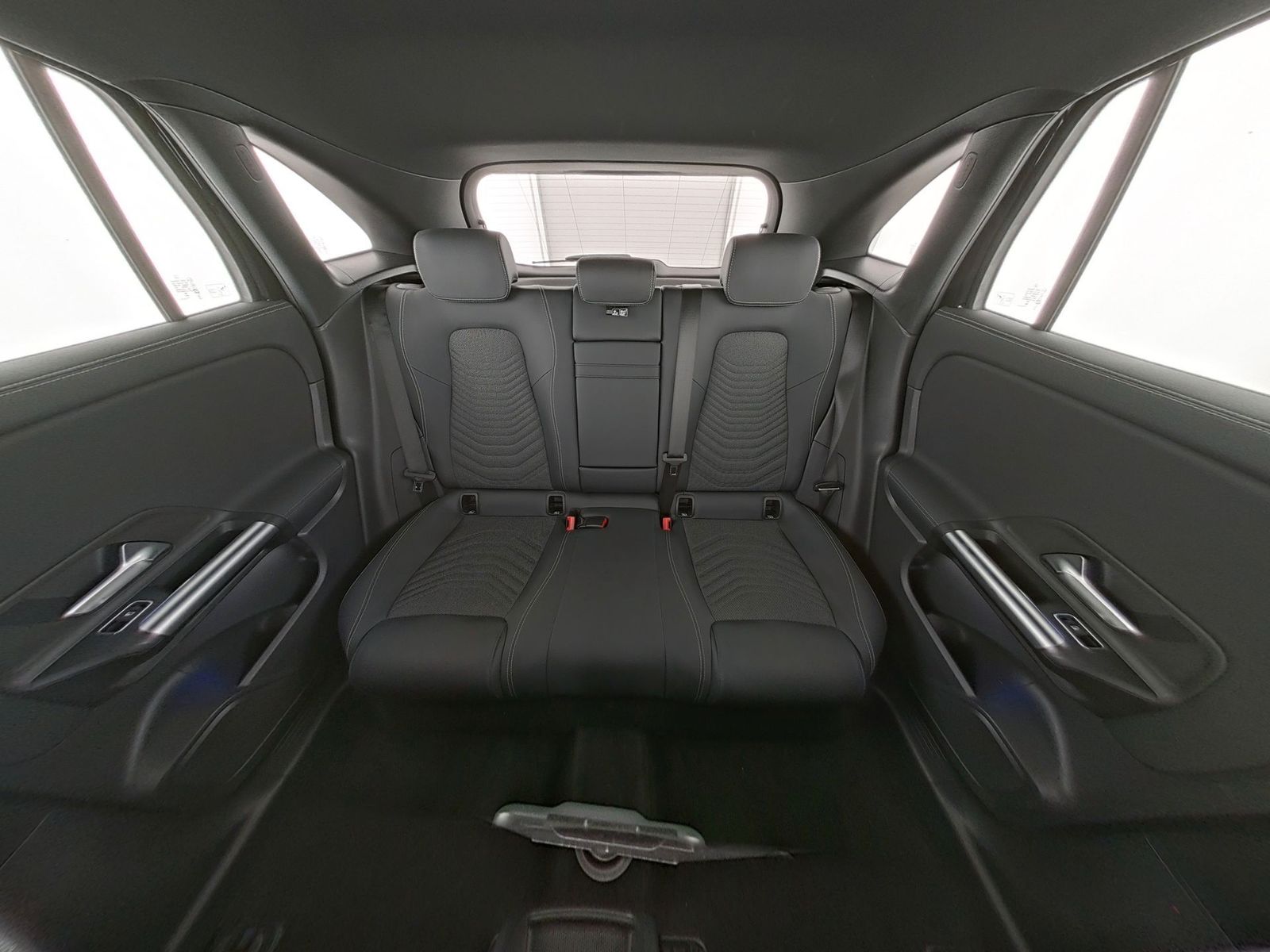 Mercedes-Benz EQA - Bild 17