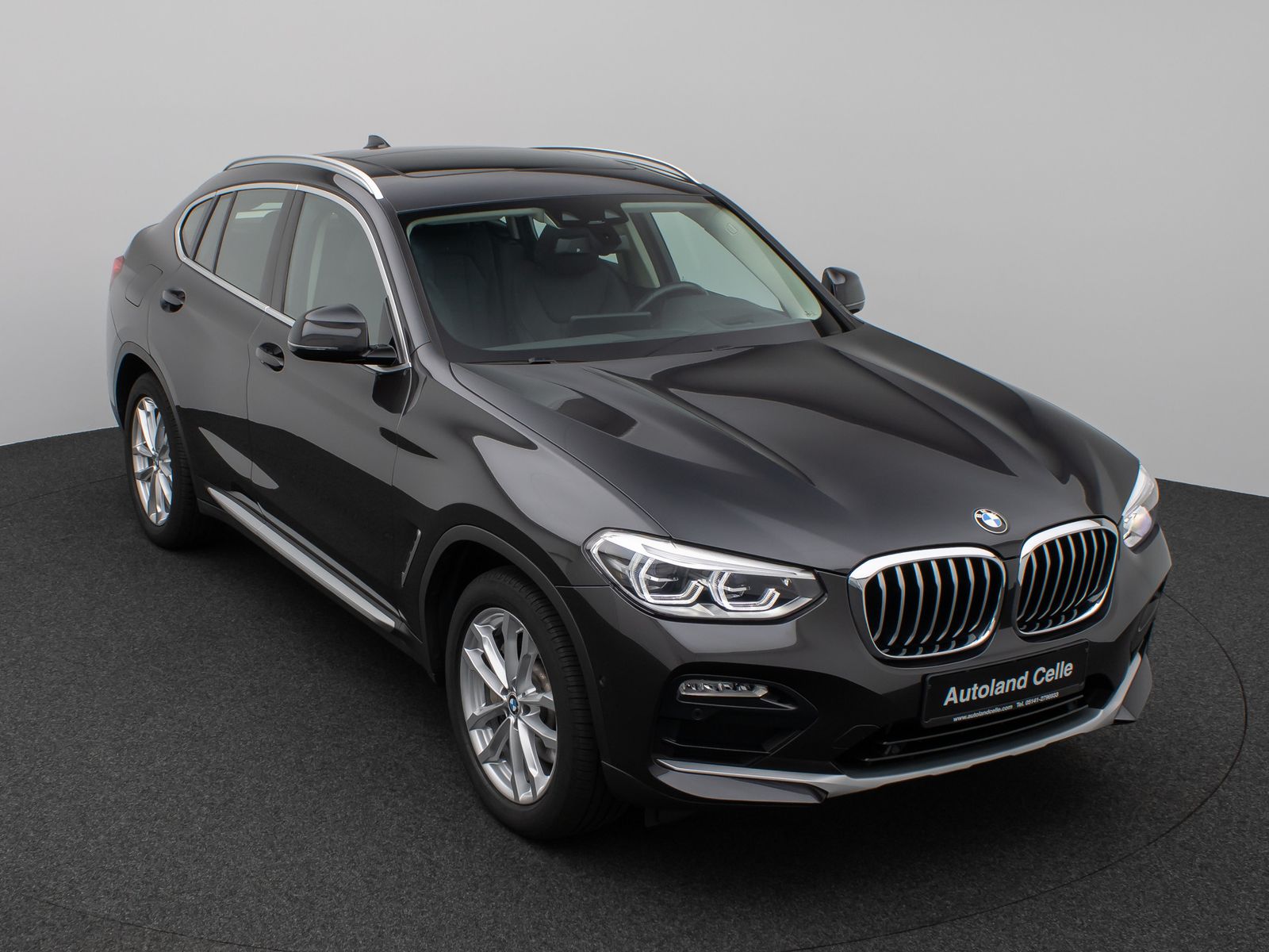 Fahrzeugabbildung BMW X4 xD30i xLine Panorama Kamera HUD HiFi DisplKey