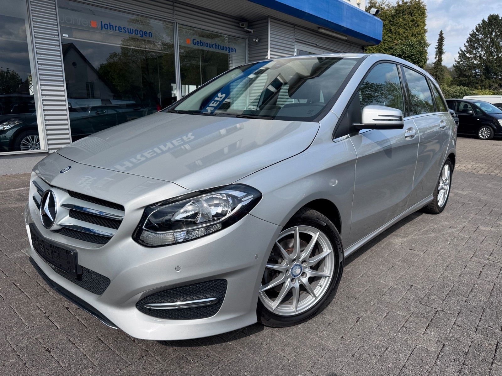 MERCEDES-BENZ B 180 Automatik*Urban*Paket: Business*AHK*