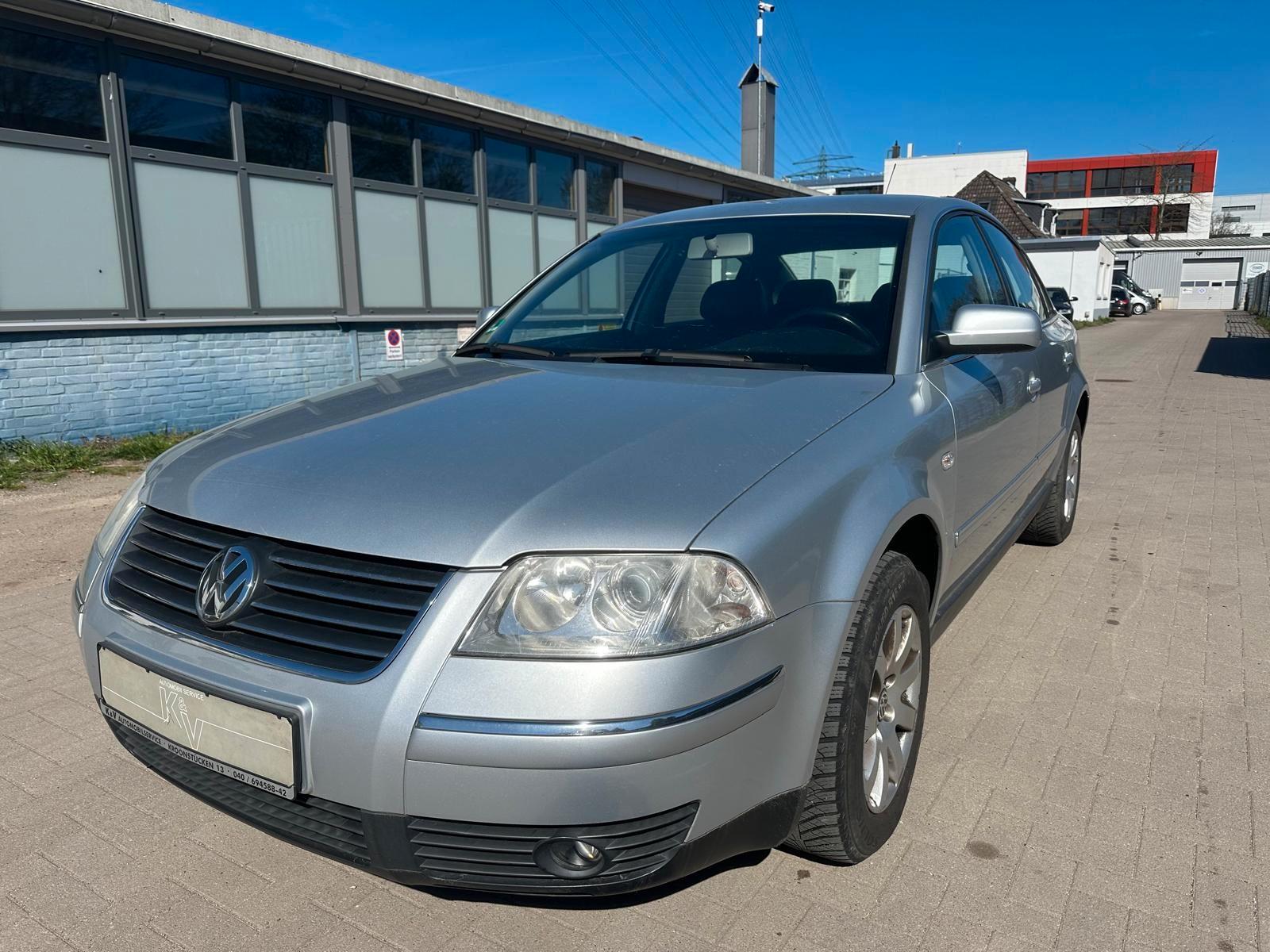 Volkswagen Passat 2.0 Highline / Automatik / Leder