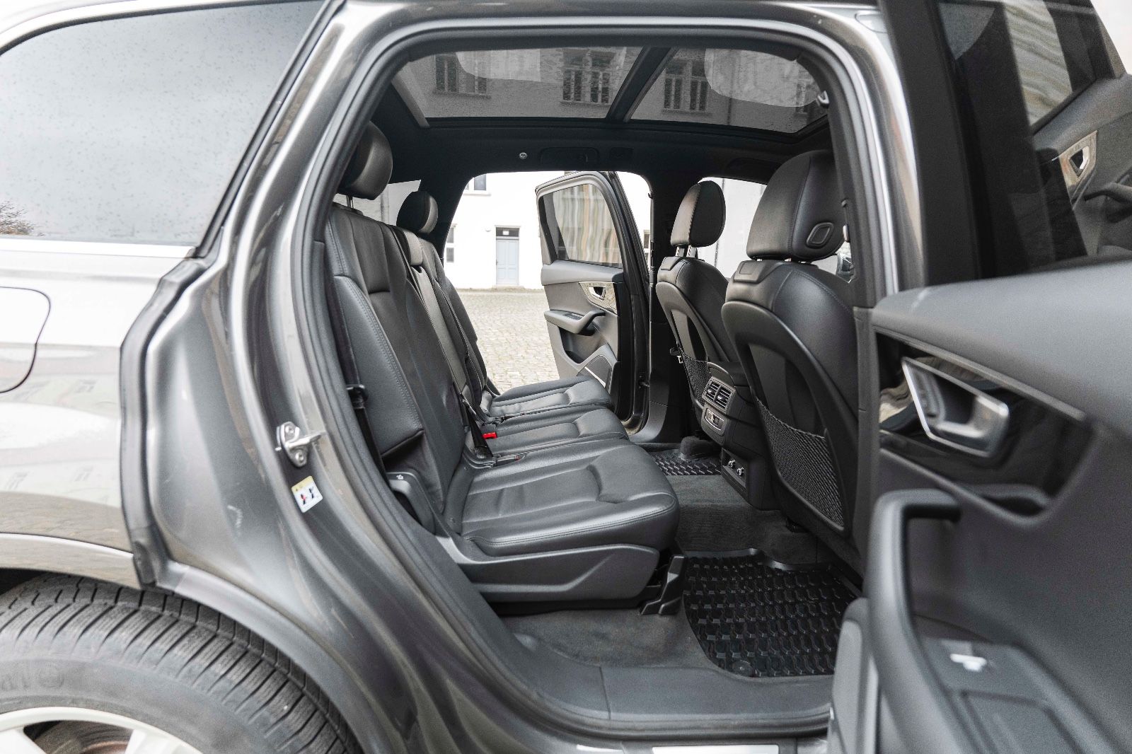 Fahrzeugabbildung Audi Q7 3.0 TFSI Quattro LED PANO NAV 7 SITZER BOSE