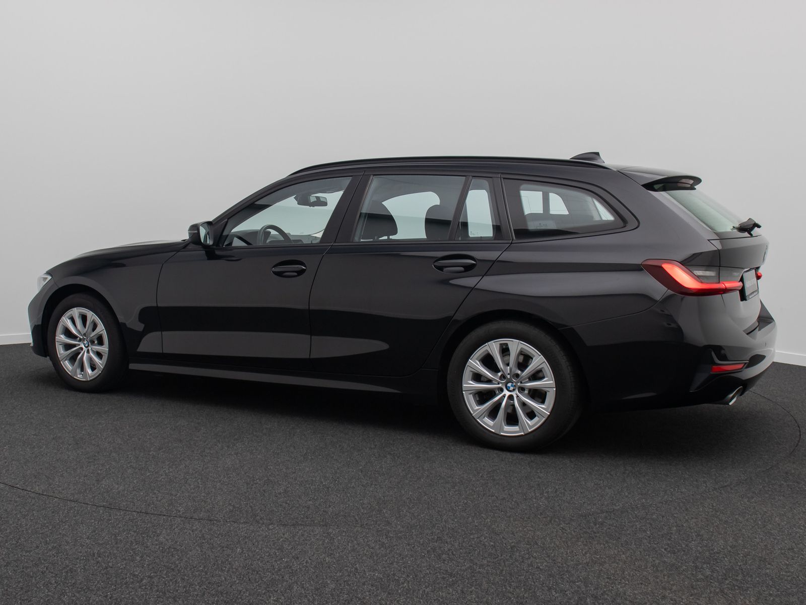 Fahrzeugabbildung BMW 320d DAB CockPitPro Lordos Stop&Go PDC Alarm