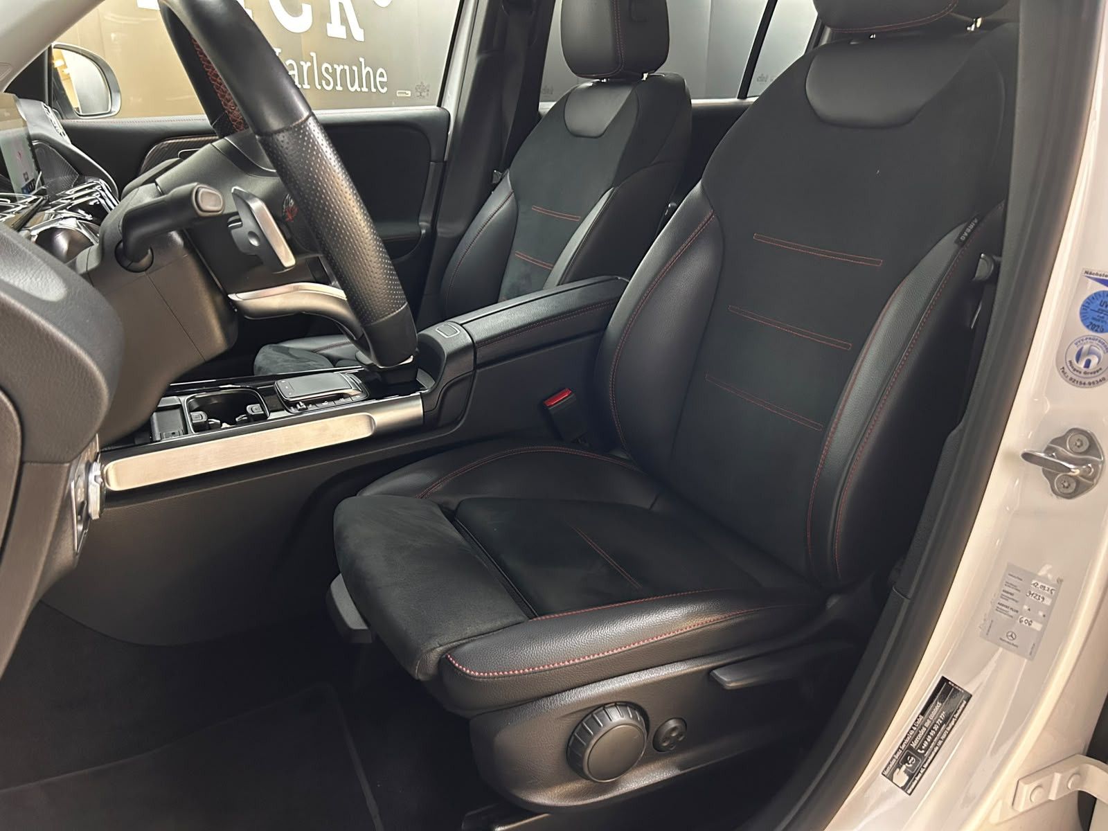 Fahrzeugabbildung Mercedes-Benz GLB 250 CGI 2X AMG Line >NIGHT+WIDES+LED+SHZ+19"