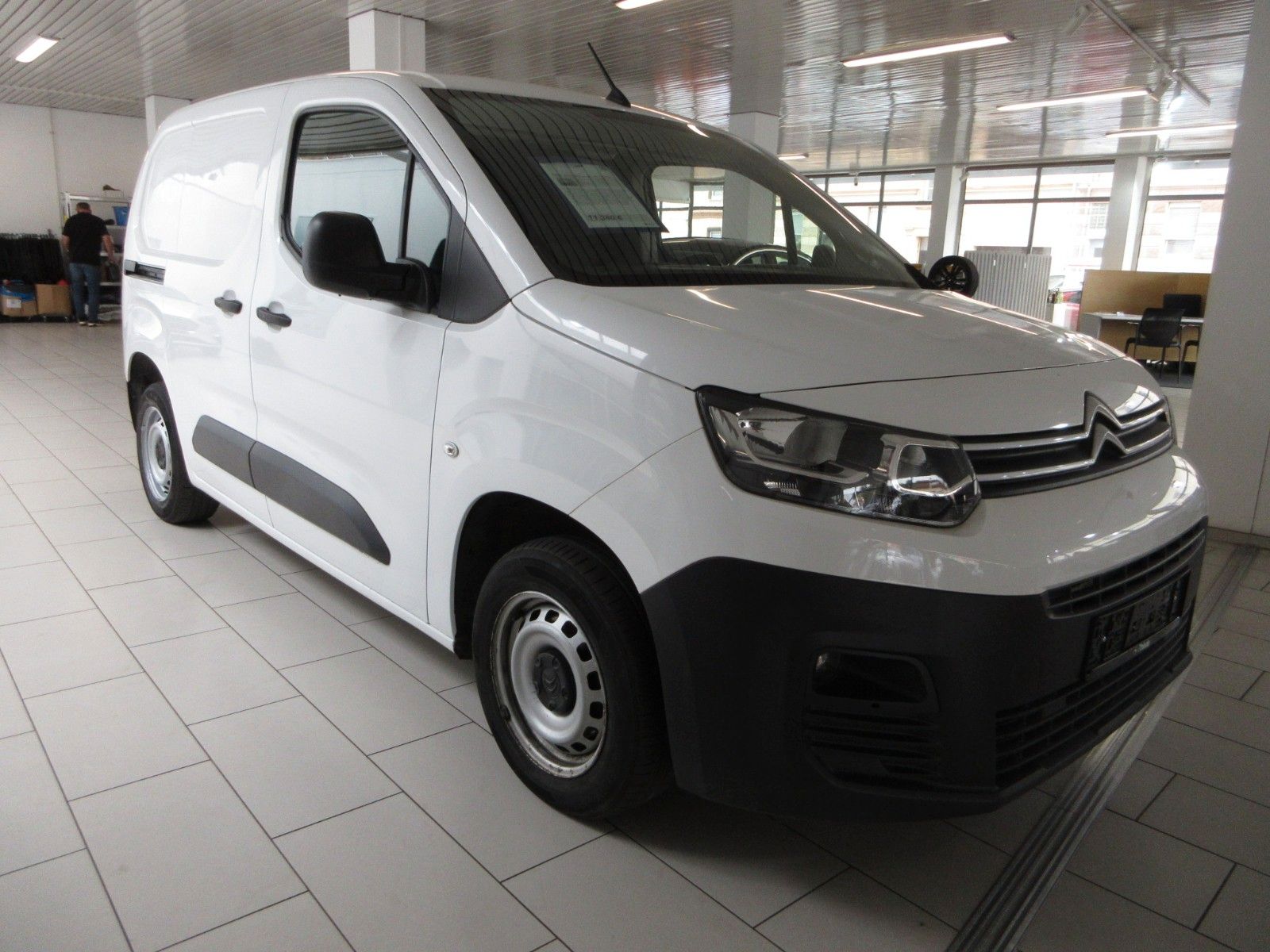 Fahrzeugabbildung Citroën Berlingo Kasten Club M/L1  AC/PDC