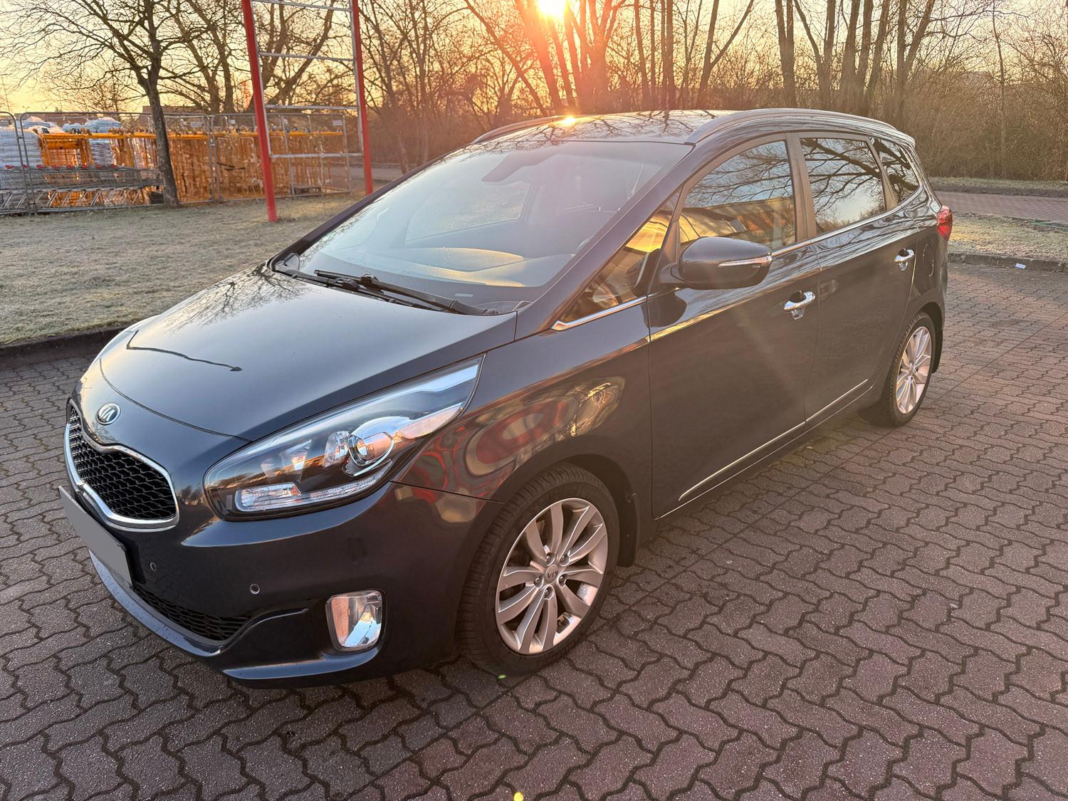 Kia Carens 1.7 CDRI UEFA Euro 2016 Klimaaut. TÜV neu