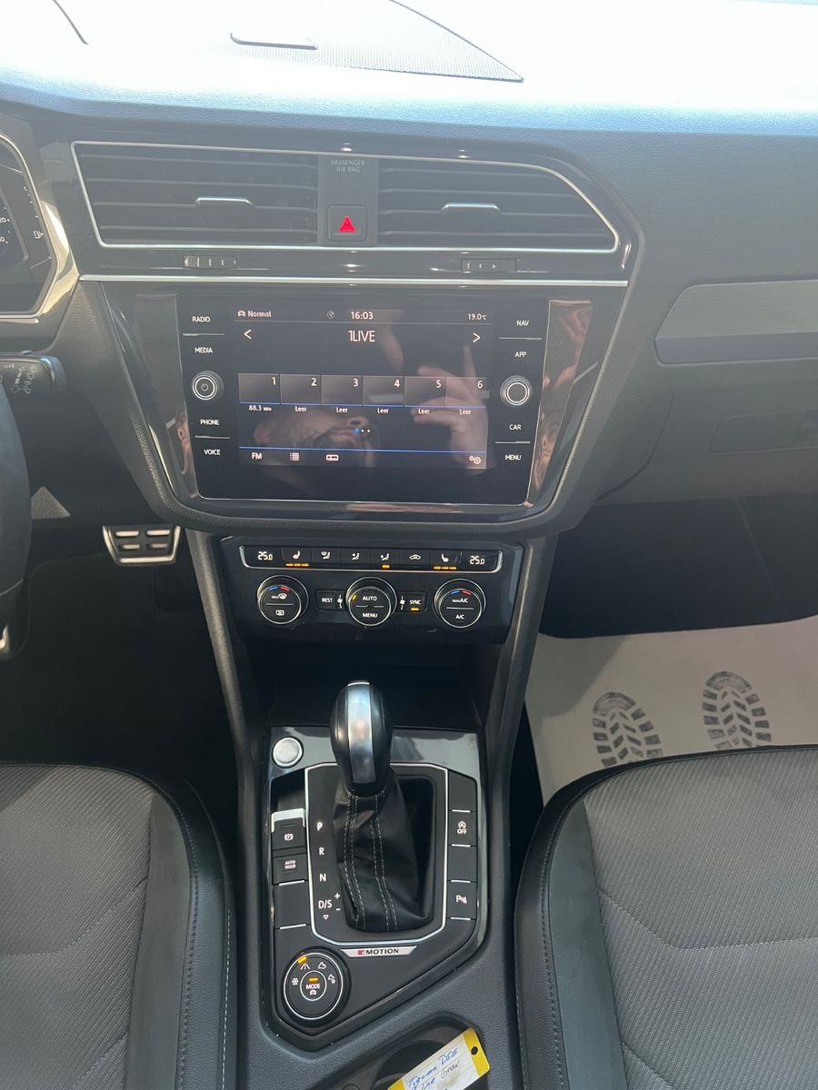 Fahrzeugabbildung Volkswagen Tiguan Highline 2.0TDI DSG 4Motion R-Line