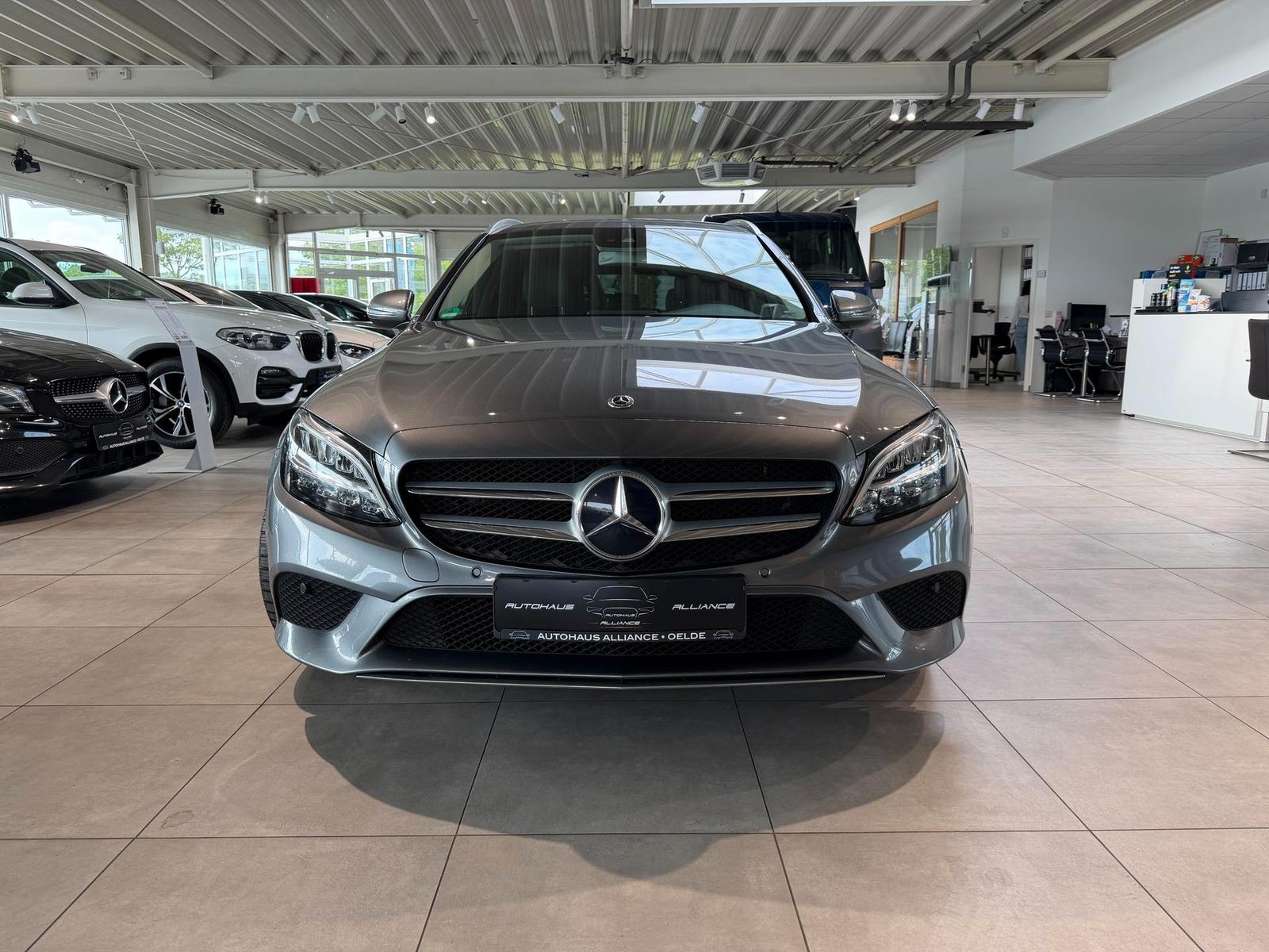 Mercedes-Benz VOLL LED