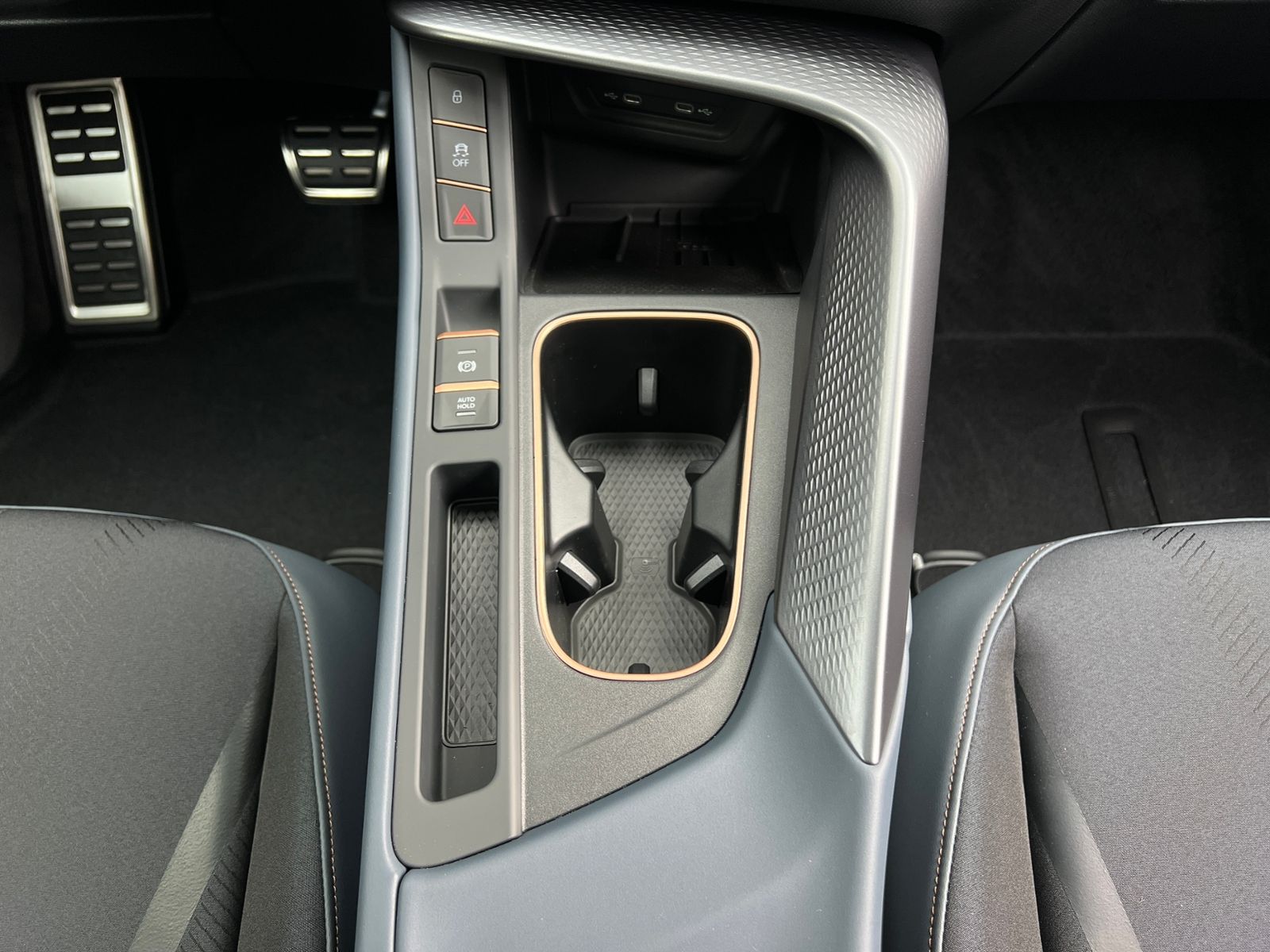 Fahrzeugabbildung CUPRA Terramar VZ 2.0 TSI DSG 4Drive *AHK, LED, Pano,