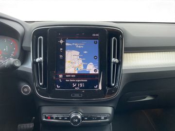 Volvo XC40 D3 Momentum Pro Kam.+KeyLess+LED+Navi+SHZ