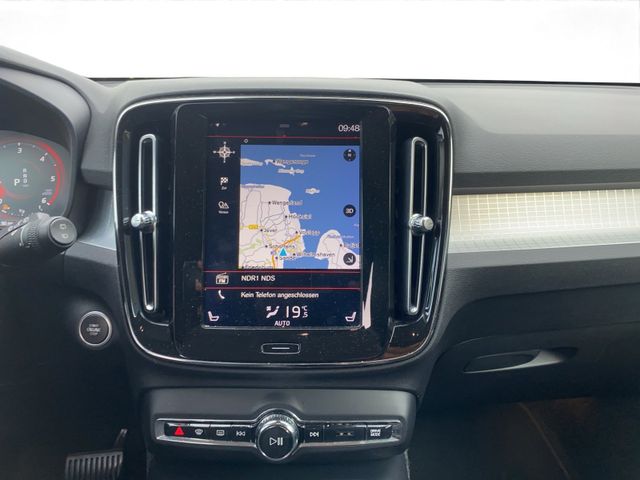 Volvo XC40 D3 Momentum Pro Kam.+KeyLess+LED+Navi+SHZ