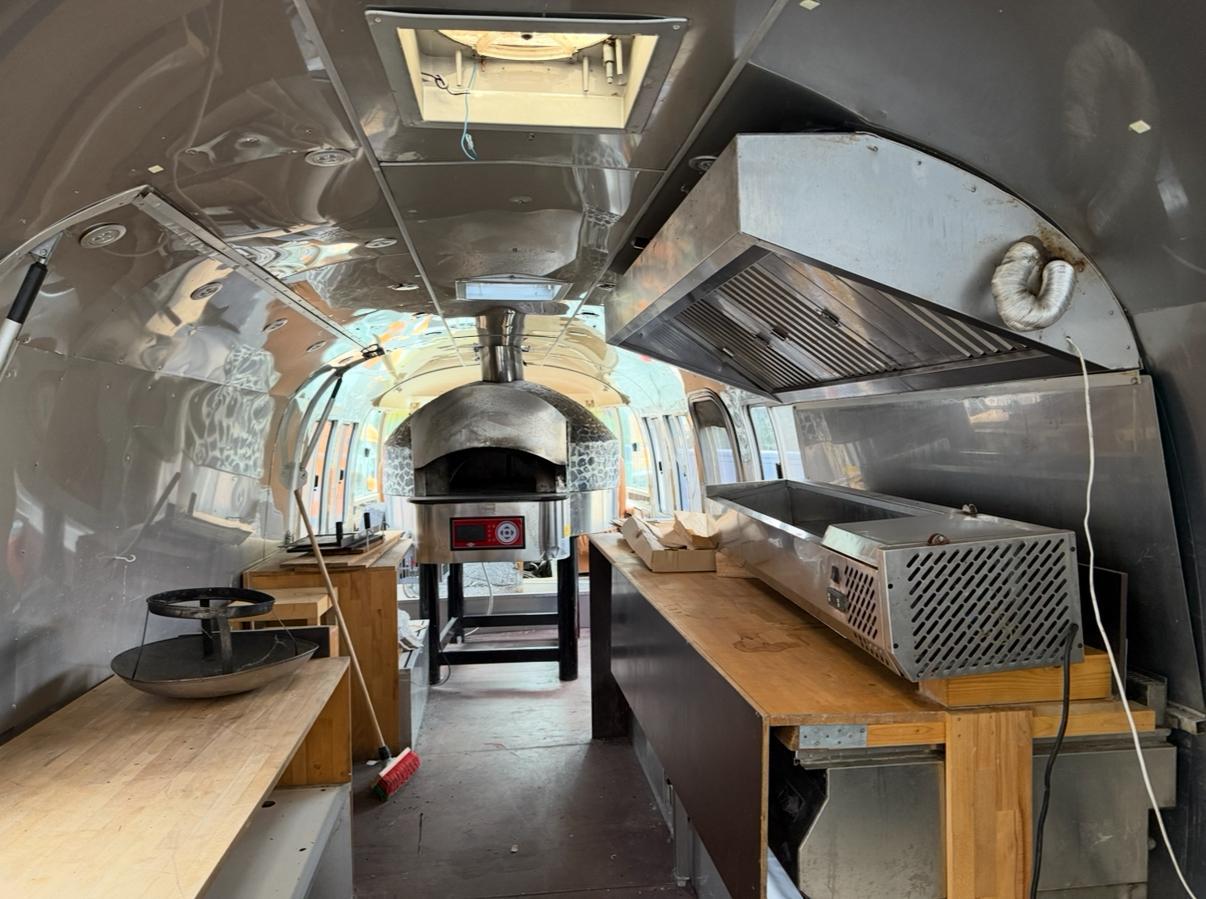 Chevrolet Motorhome Airstream 345 Food Event Pizza Truck