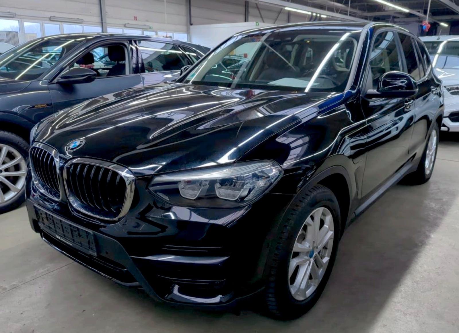 BMW X3 xDrive 30 e Advantage LEDER PANO LED 1.HD