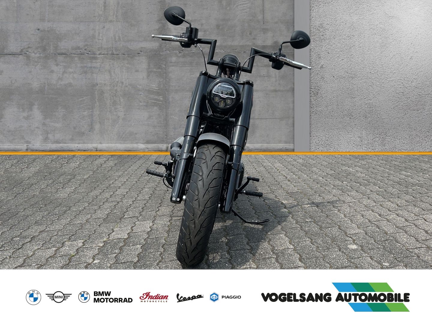 Fahrzeugabbildung Indian Chief Bobber Dark Horse, Blinkerumbau, Lenkerumb