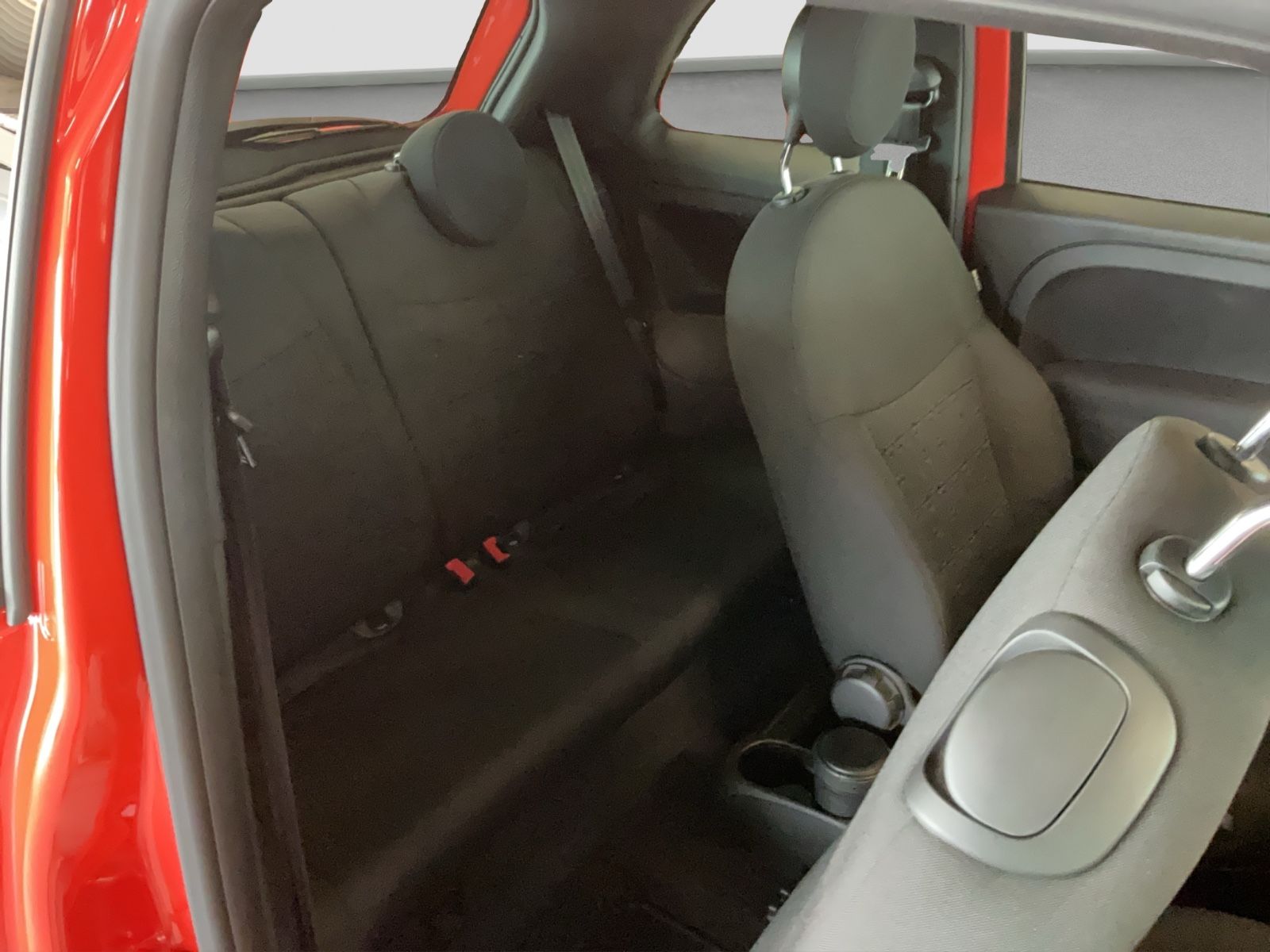 Fahrzeugabbildung Fiat 500 1.0 GSE Hybrid + Ganzjahresreifen