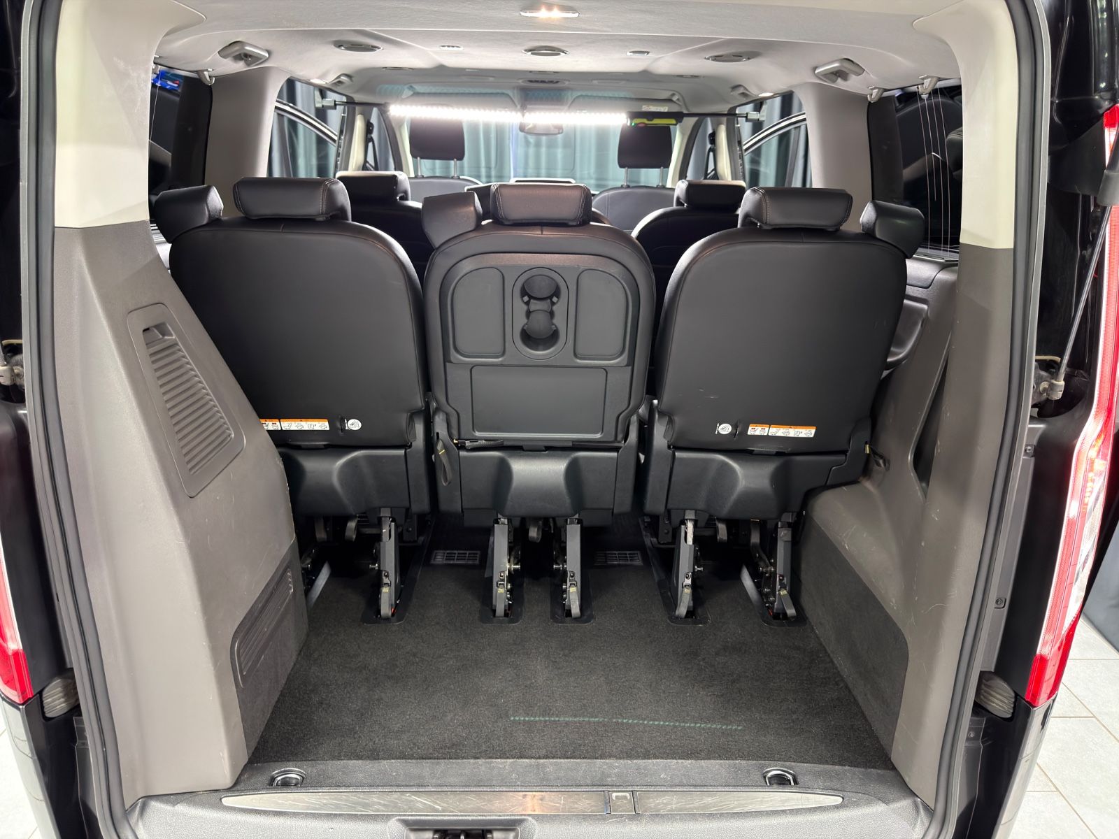 Fahrzeugabbildung Ford Tourneo Custom Sport|AUTOMATIK|LEDER|NAVI|8-SITZ