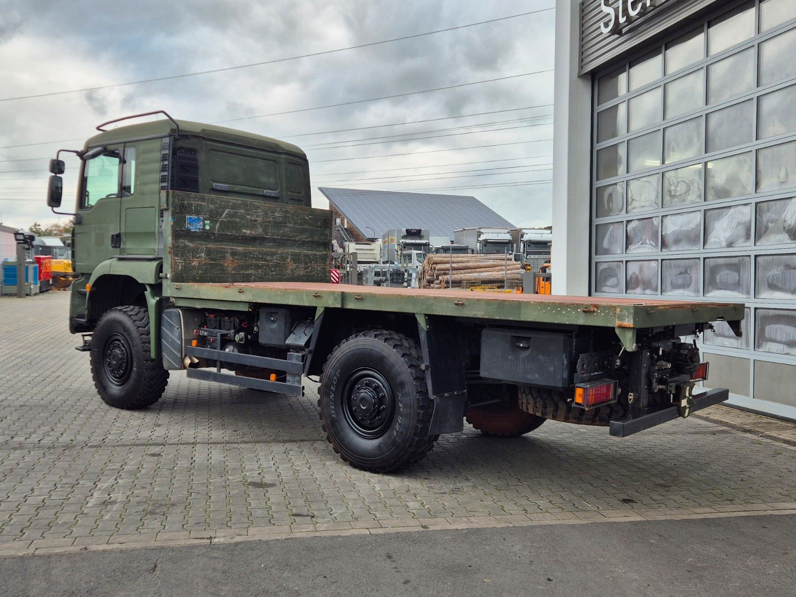 Fahrzeugabbildung MAN TGA 18.360 4x4 BB Pritsche Single Bereifung