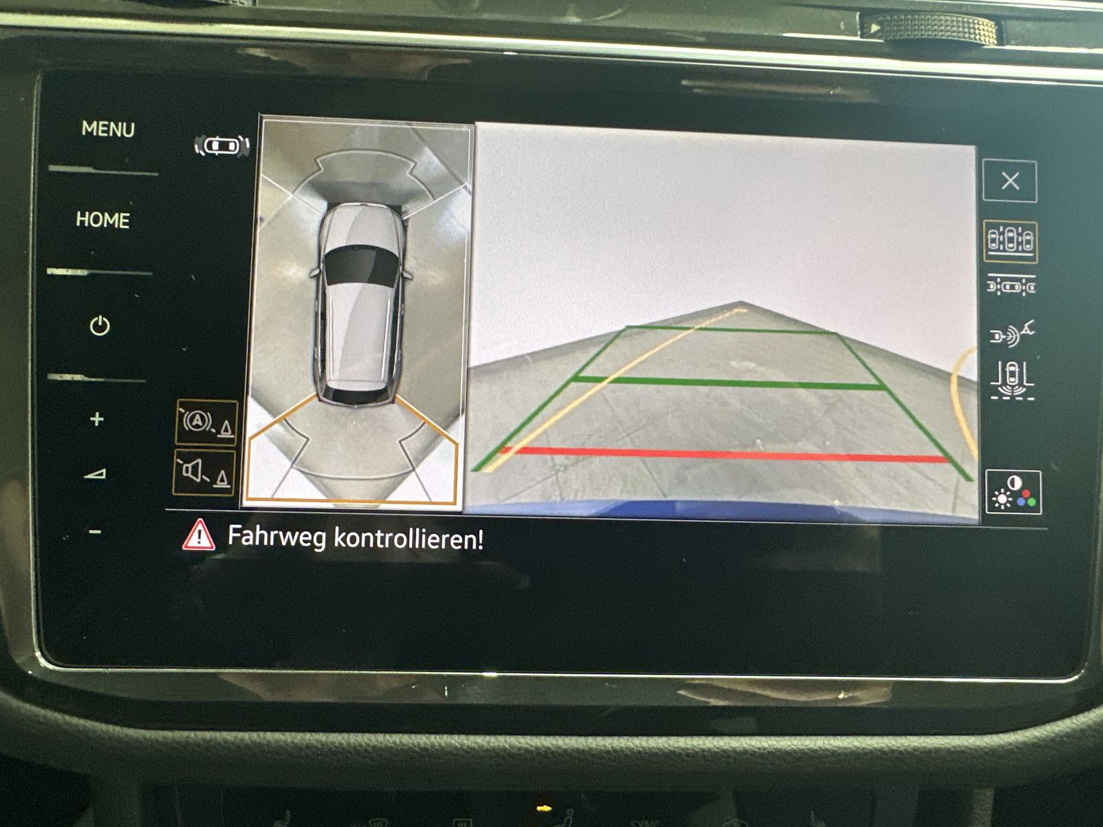 Fahrzeugabbildung Volkswagen Tiguan R 4M NAV+MATRIX+PANO+AHK+ACC+KAMERA+21ZO
