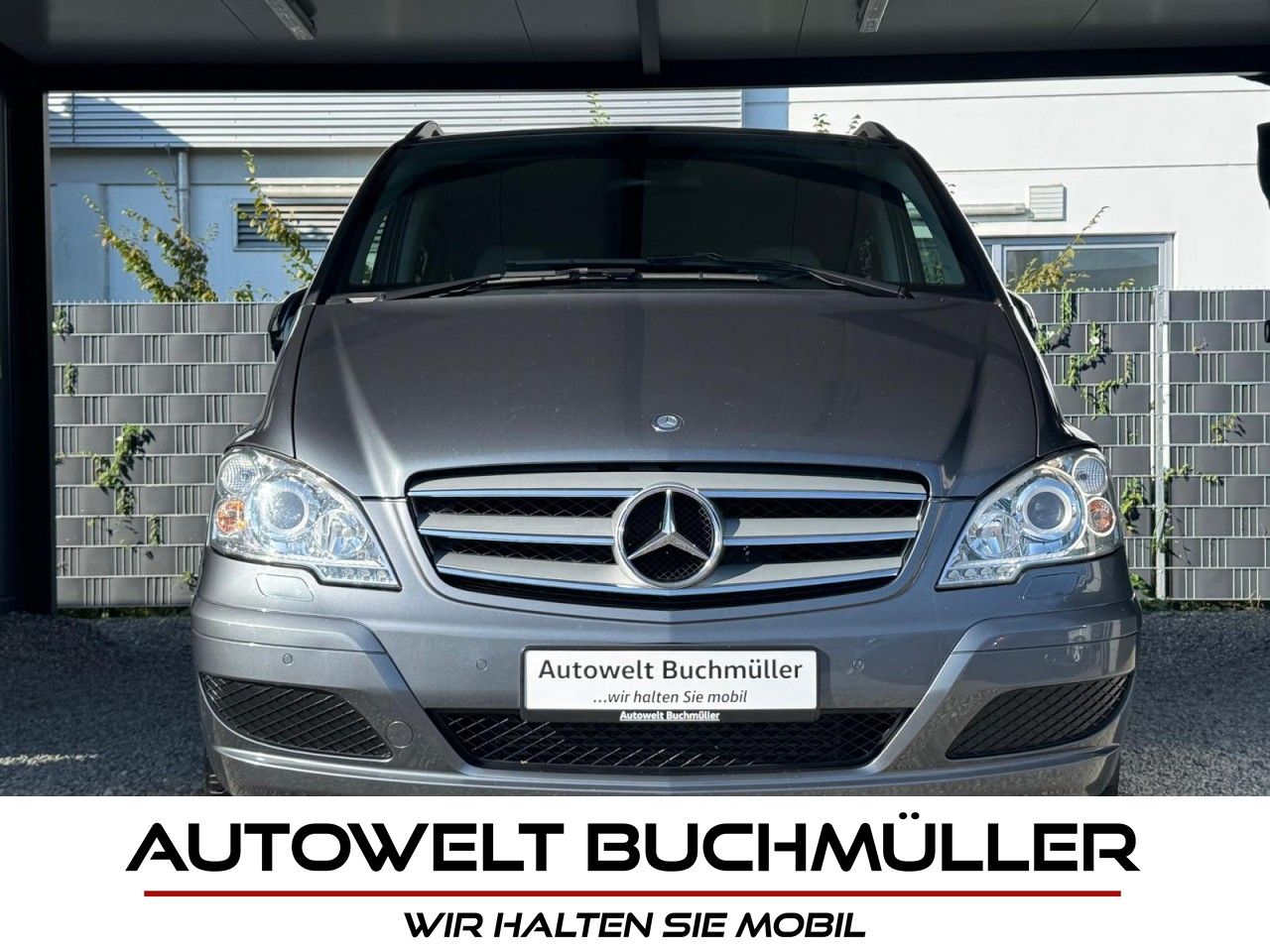 Gebrauchtwagen Mercedes-Benz Viano Viano 2.2 LANG AUTOM.8-SITZER,AHK,NAVI,SHZ,XENON in Nersingen