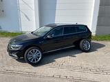 Volkswagen Elegance R-Line 1.5 TSI DSG AHK/LED/ACC/RFK - VW Passat Variant von privat