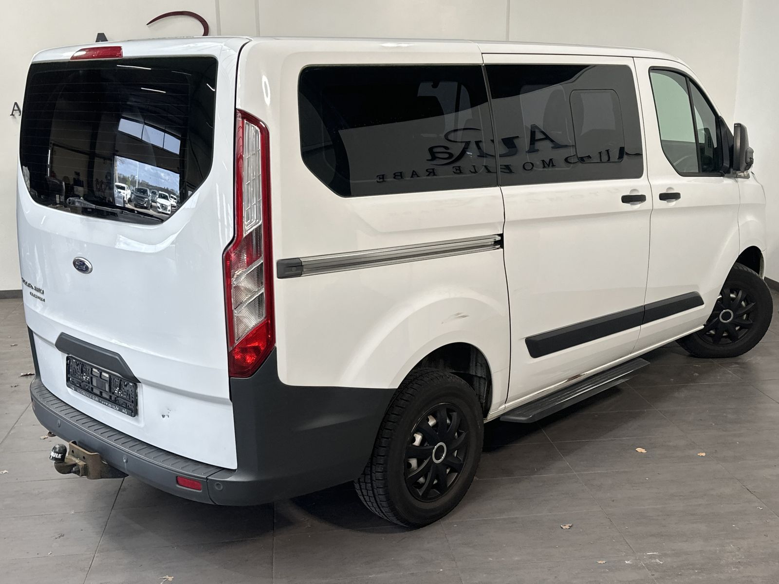 Fahrzeugabbildung Ford Tourneo Custom 300 L1 SHZ+PP+AHK+SH+BLUETOOTH+TE