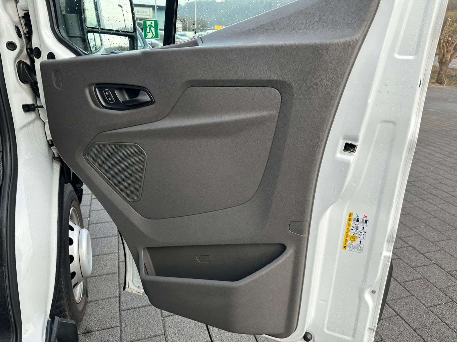 Fahrzeugabbildung Ford Transit 460 L4H3 MiniBus*17 Sitzer*ACC*KLIMA