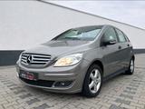 Mercedes-Benz B 200*SHZ*AHK*TÜV*SERVICE*ALLWETTER - Mercedes-Benz B 200 Gebrauchtwagen in Wiesbaden