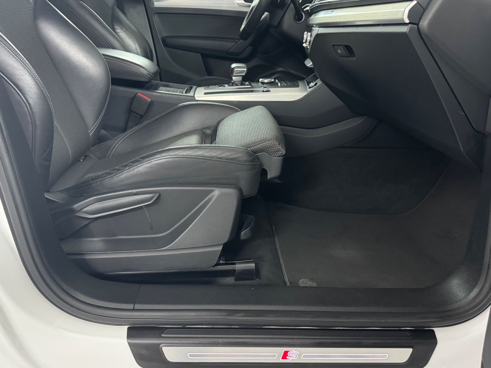 Audi Q5 quattro S-Line MMI Navi Kamera Voll-LED 19 foto 25