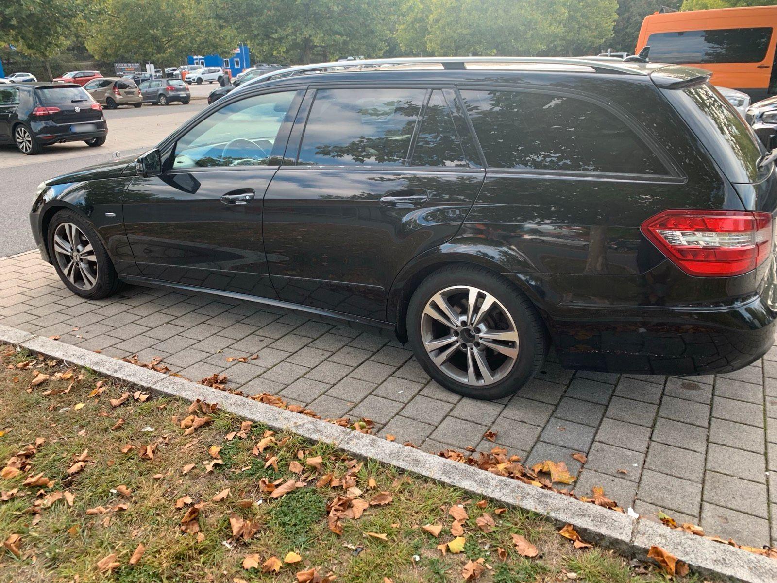 Mercedes-Benz E200 2012 — photo 10