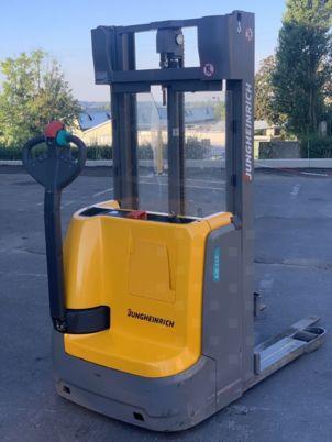 Jungheinrich EJC 112 mit FEM2A Gabelträger