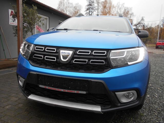 Dacia Sandero II Stepway Celebration 1. Hand