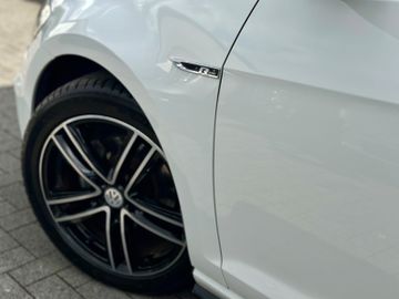 Volkswagen Golf - 10