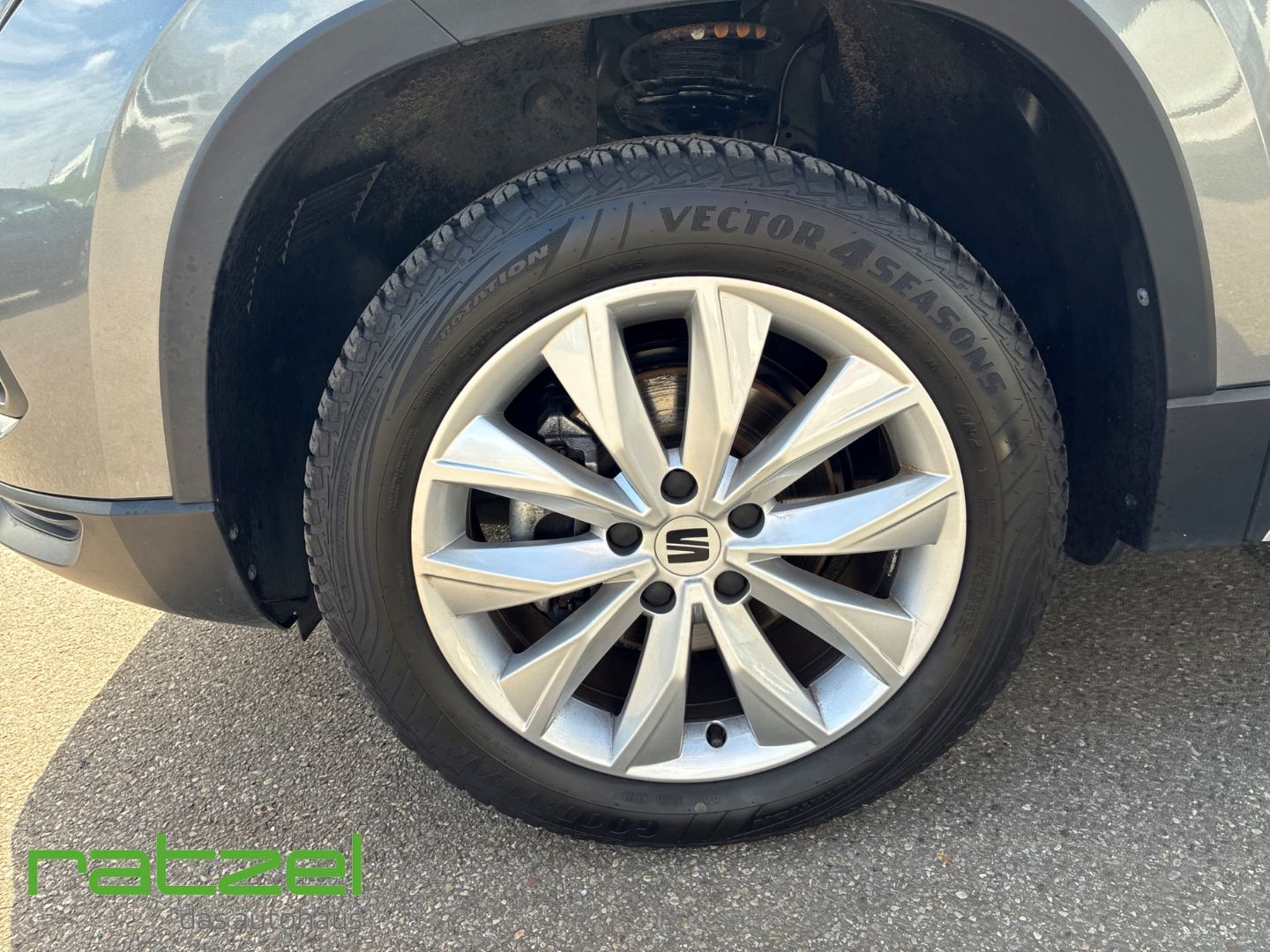 Fahrzeugabbildung SEAT Ateca Xperience 1.5 TSI Navi Kamera LED Full Lin