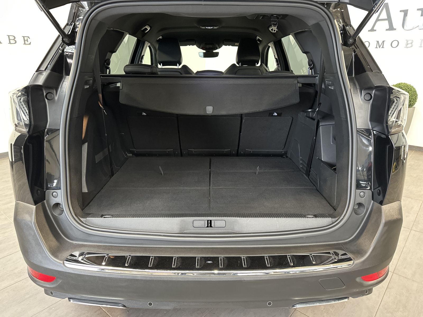 Fahrzeugabbildung Peugeot 5008 BlueHDI EAT8 GT NAV+LED+KAM+V-COKPIT+18ZOLL