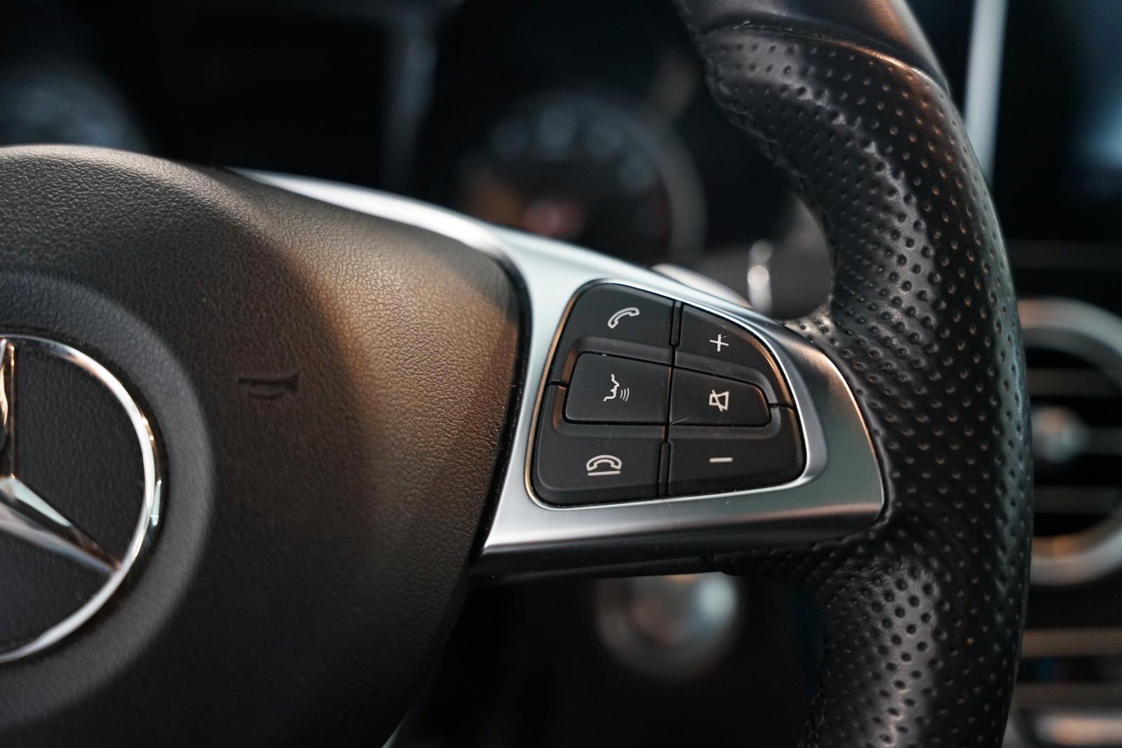 Mercedes-Benz GLC 300 4Matic | AMG | Comand | Pano | AHK