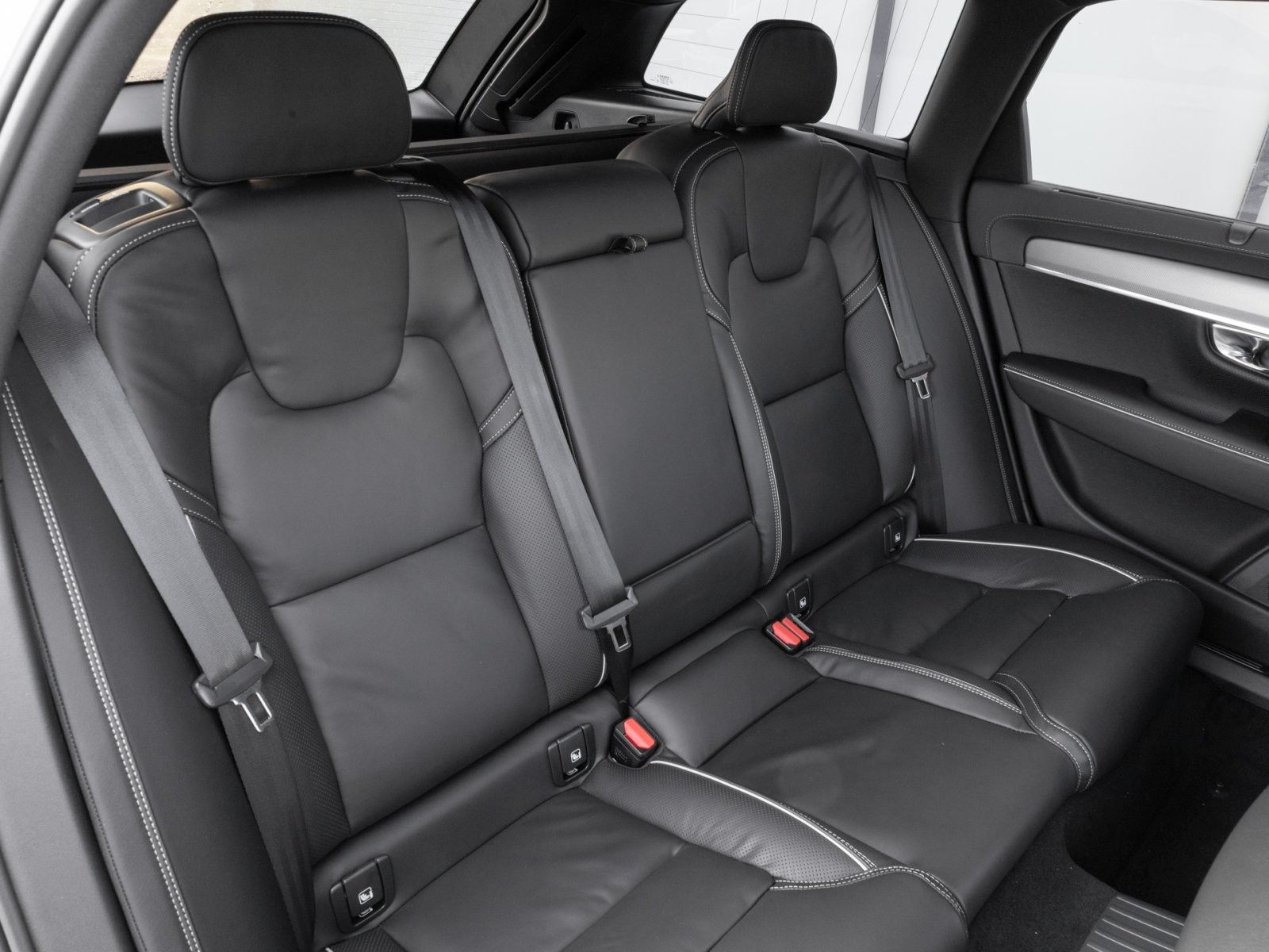 Volvo V90 Kombi Plus Dark PHEV AWD UPE: 92.060,- foto 4