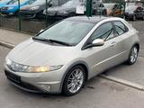 Honda Civic 2.2i CTDi Executive*NAVI*LEDER*PANO*1.HAND - Honda Civic Executive mit Diesel-Antrieb