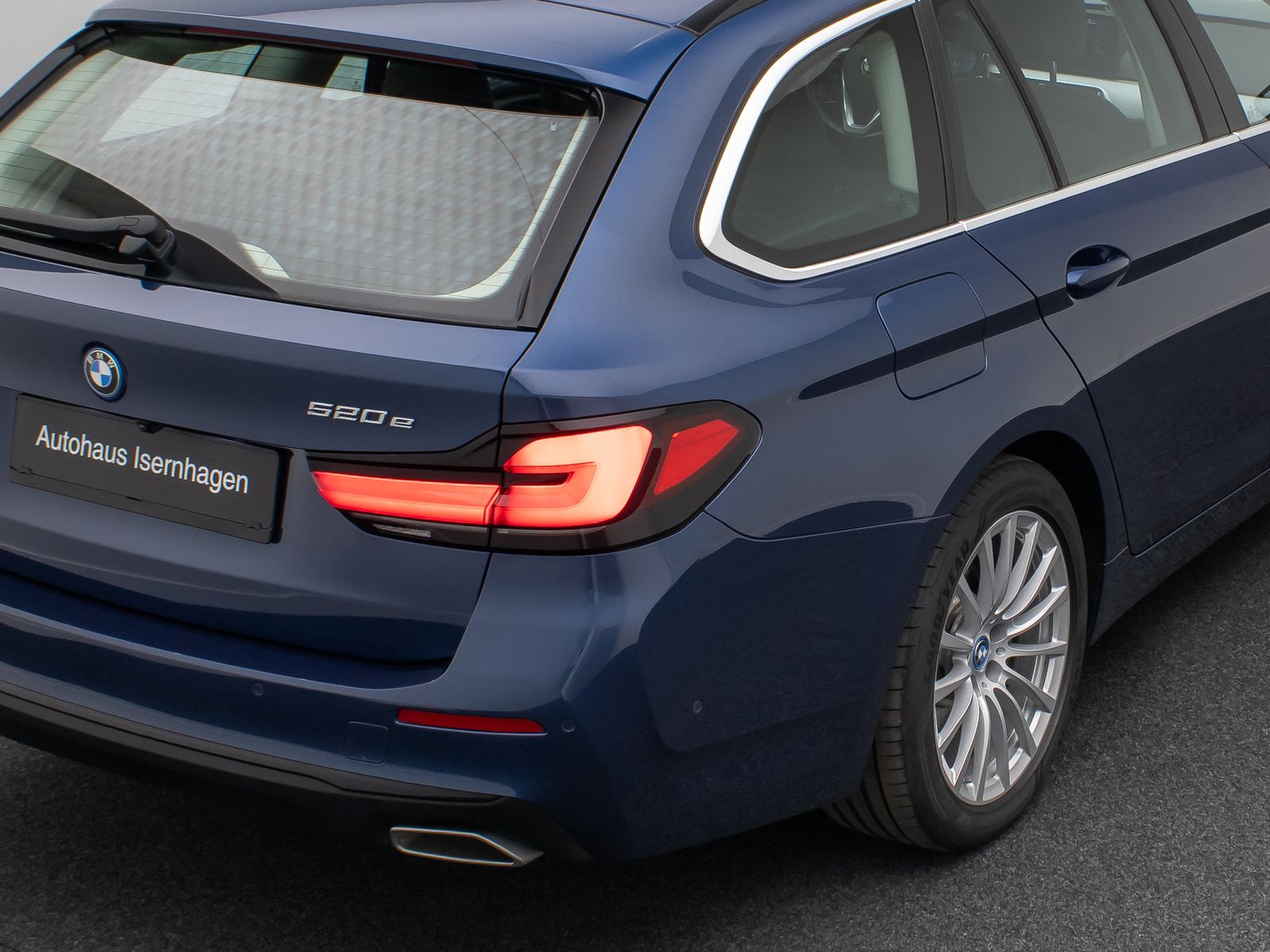 Fahrzeugabbildung BMW 520e Alarm DAB Kamera Cockpit Sport Leder 18Zoll