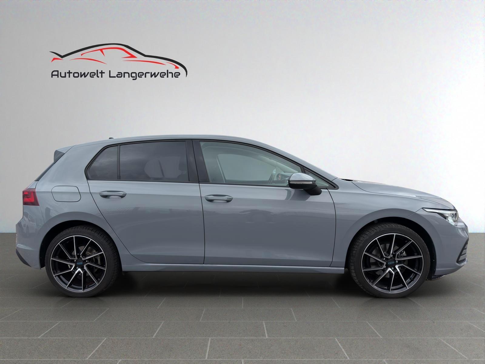 Volkswagen Golf VIII Lim. Life*Navi*Apple*PDC*SHZ*1.Hand*