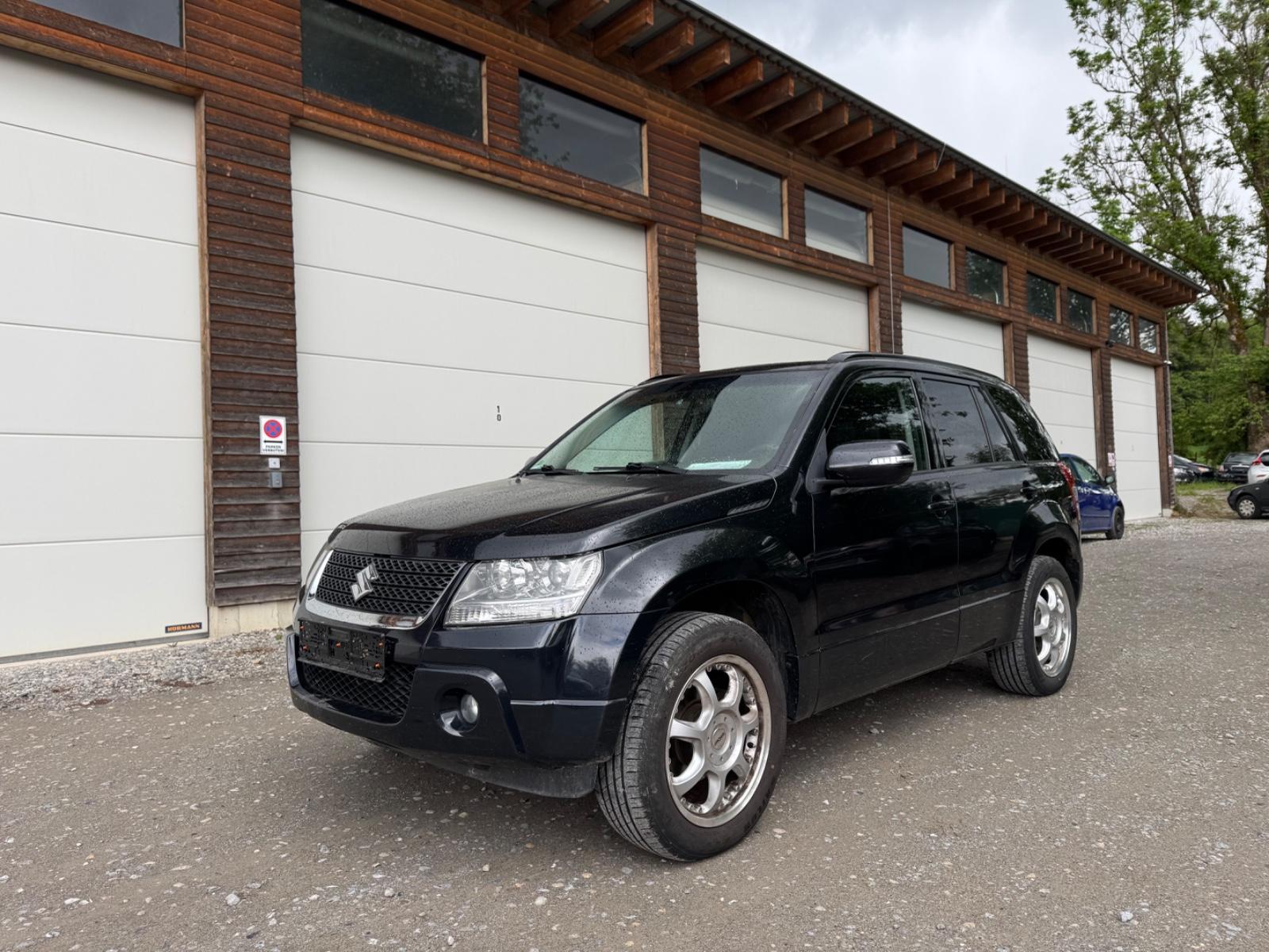 Suzuki Grand Vitara 2.4 VVT Club 4x4 Benziner / Klima