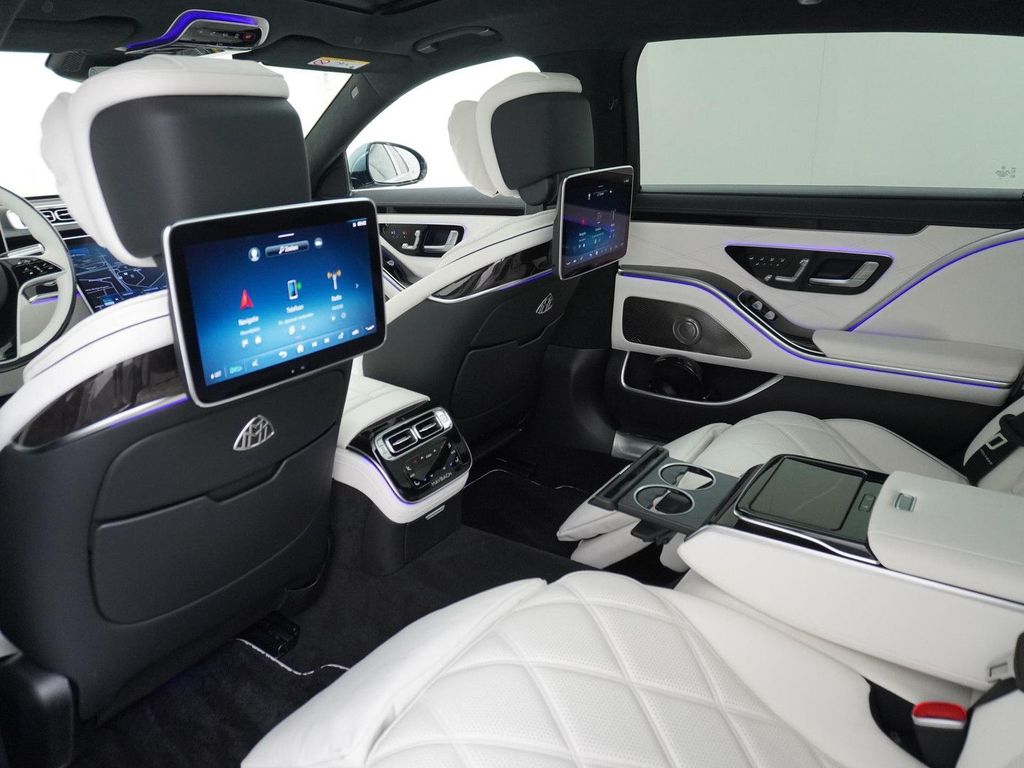 Mercedes-Benz S 580 e 4MATIC Maybach achteras besturing, Manuf